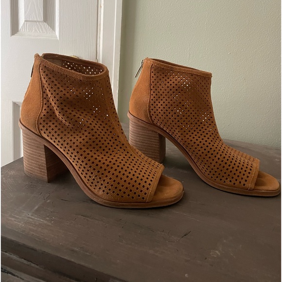 Peep toe booties - Picture 2 of 4